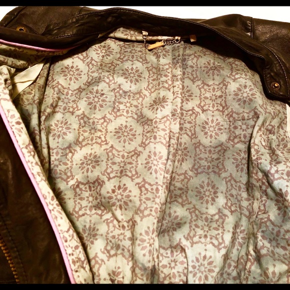 ARITZIA DOMA leather zip up jacket - Picture 8 of 8